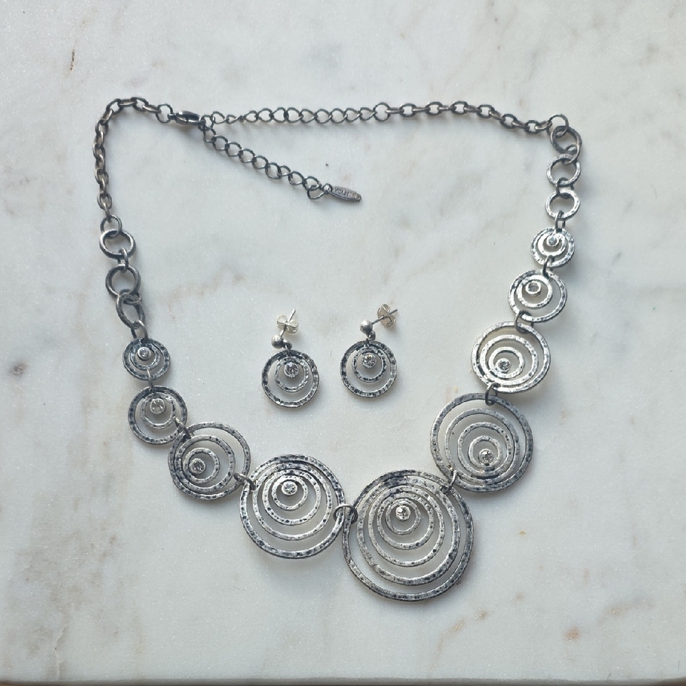 striking bohemian or industrial aesthetic Necklace Set